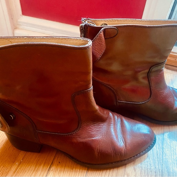 Frye Company cognac booties and purse - Picture 2 of 6